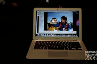 Illustration for article titled MacBook Air Hands-on